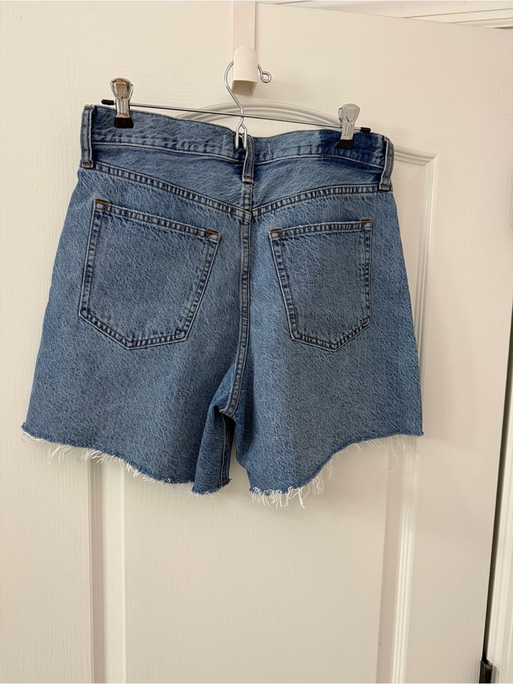 Abercrombie & Fitch High-Waist Frayed loose Hem Denim Shorts - Picture 5 of 9